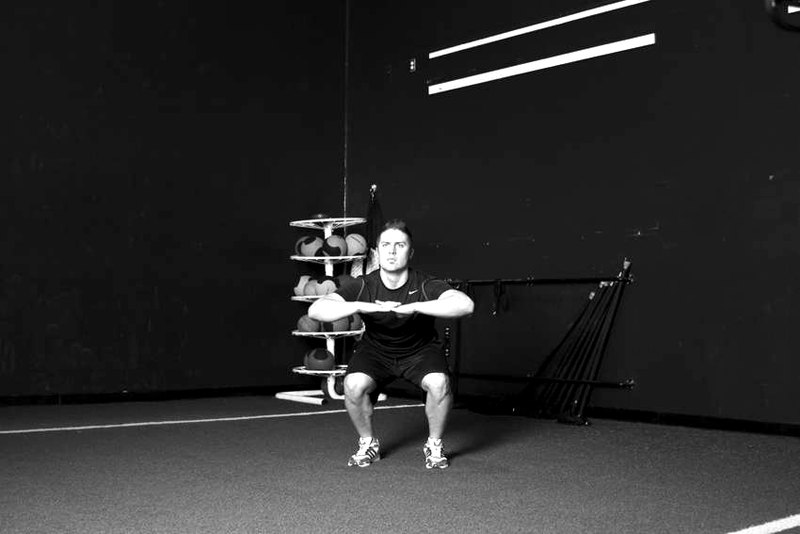 Knee Tuck Jump — start position demonstration photo