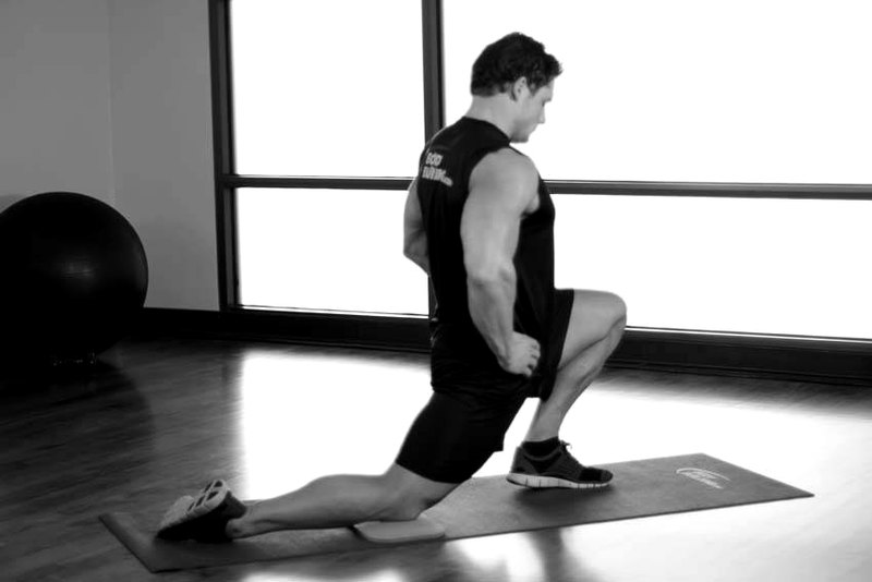 Kneeling Hip Flexor — end position demonstration photo