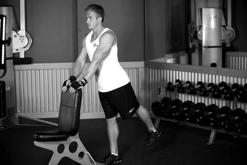 Leg Lift — end position demonstration photo