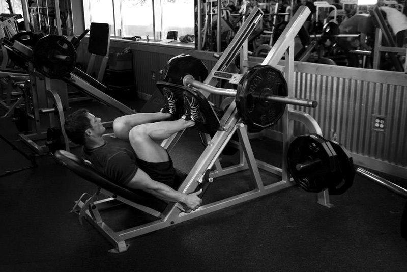 Leg Press — end position demonstration photo