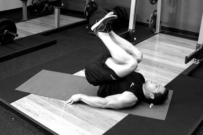Leg Pull-In — end position demonstration photo