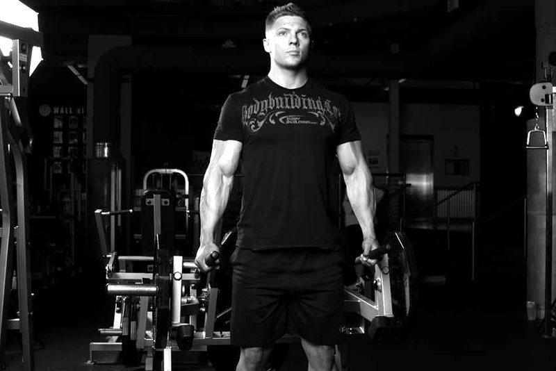 Leverage Deadlift — end position demonstration photo