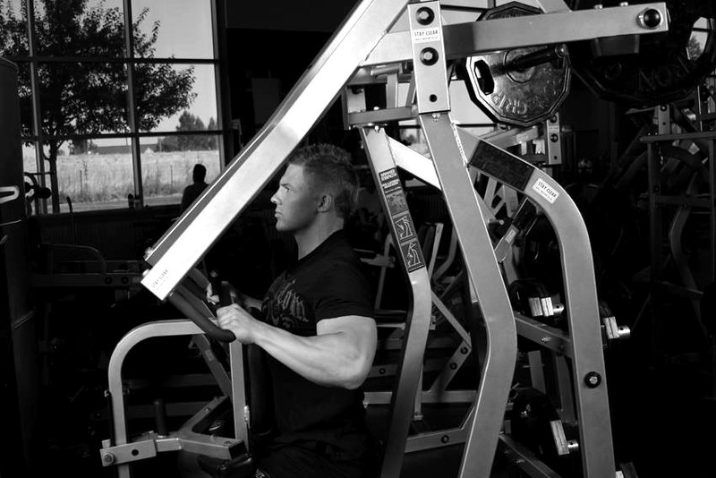 Leverage High Row — end position demonstration photo