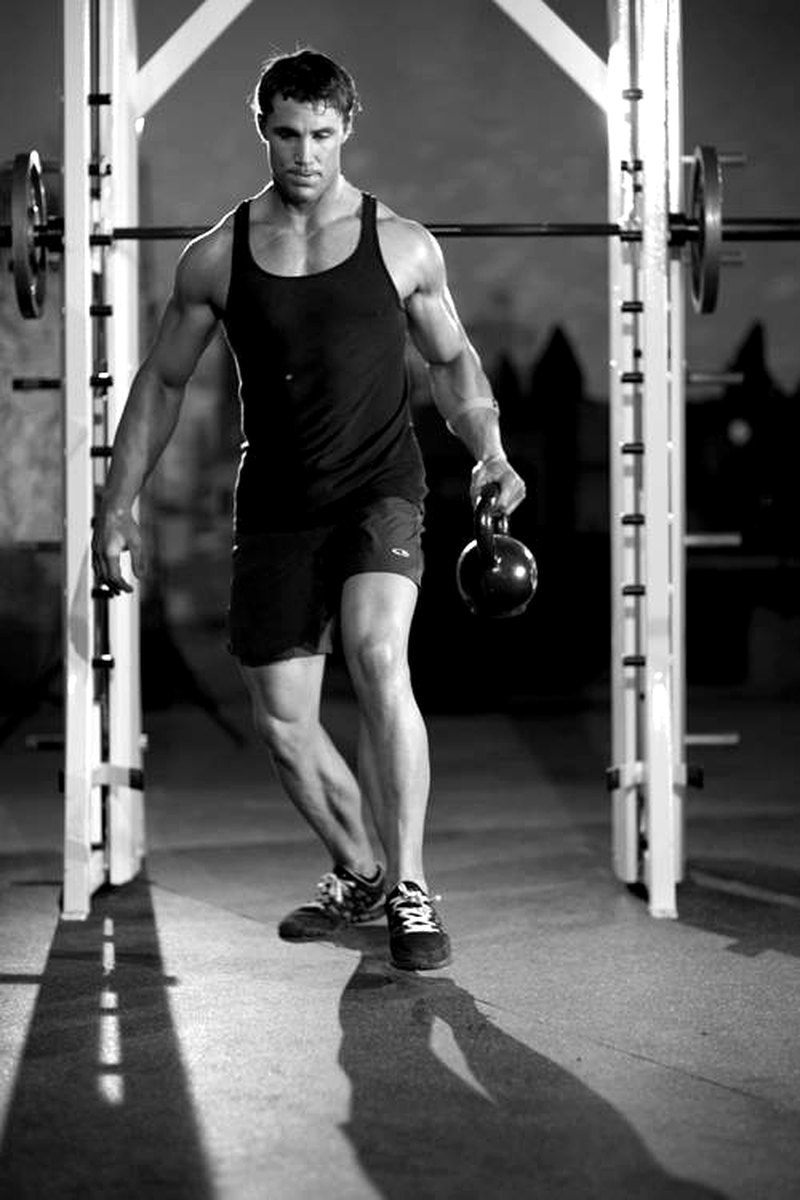 Lunge Pass Through — start position demonstration photo