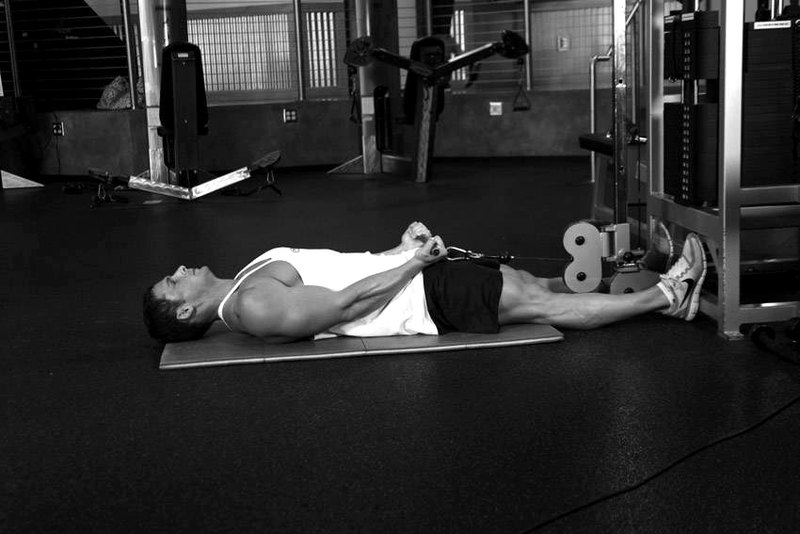 Lying Cable Curl — start position demonstration photo