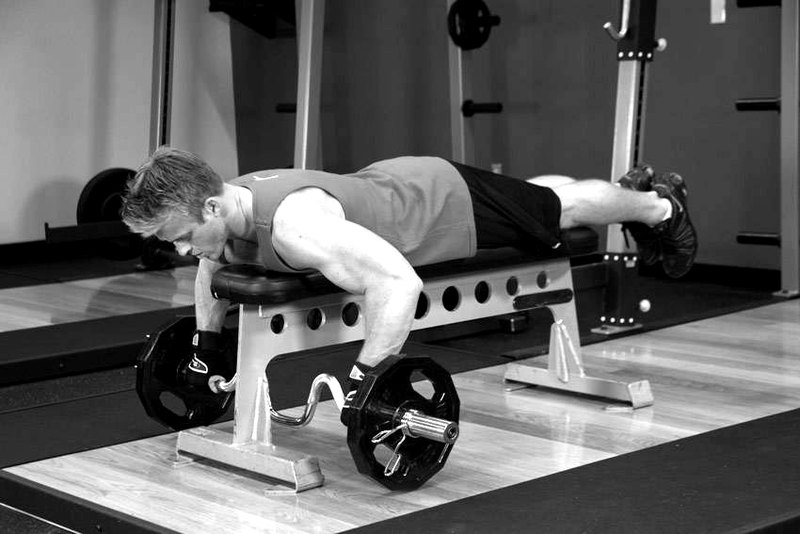 Lying Cambered Barbell Row — start position demonstration photo
