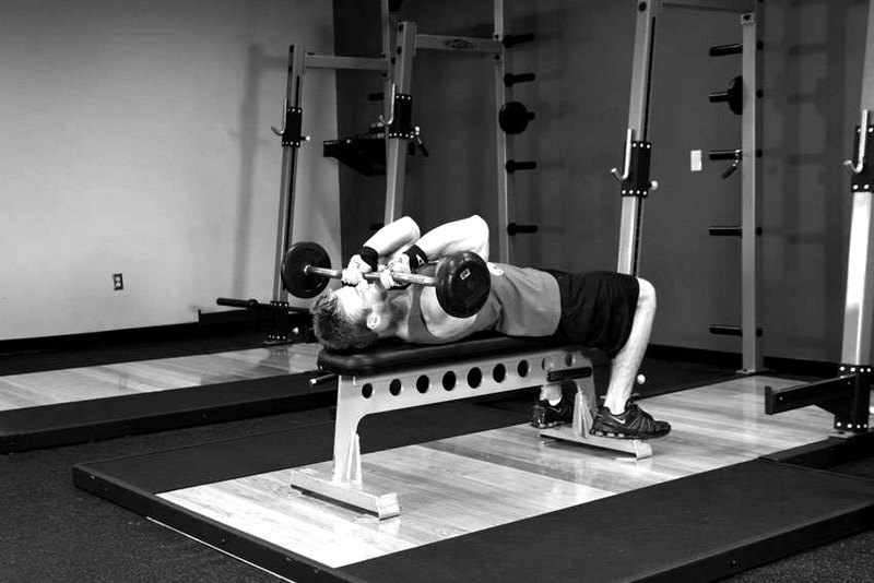 Lying Close-Grip Barbell Triceps Press To Chin — end position demonstration photo