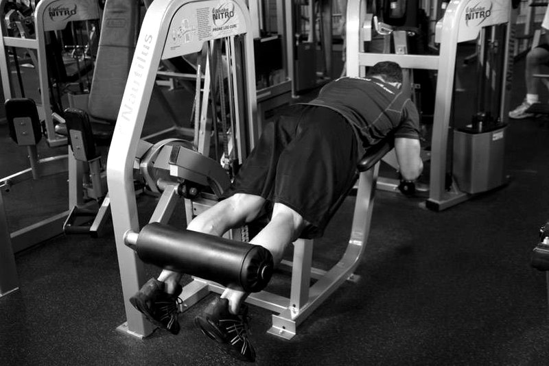 Lying Leg Curls — start position demonstration photo