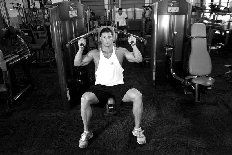 Machine Shoulder (Military) Press — start position demonstration photo