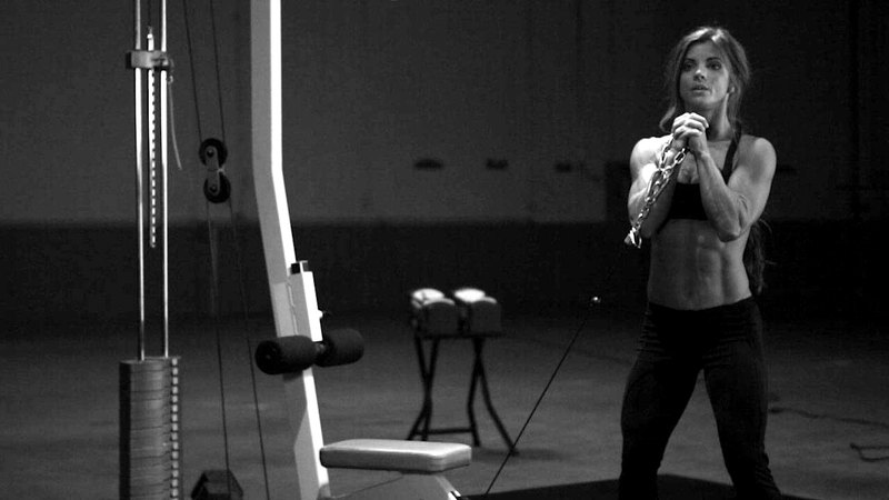 Pallof Press — start position demonstration photo
