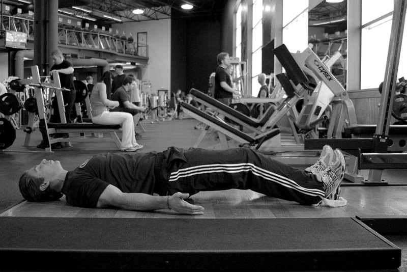 Platform Hamstring Slides — start position demonstration photo