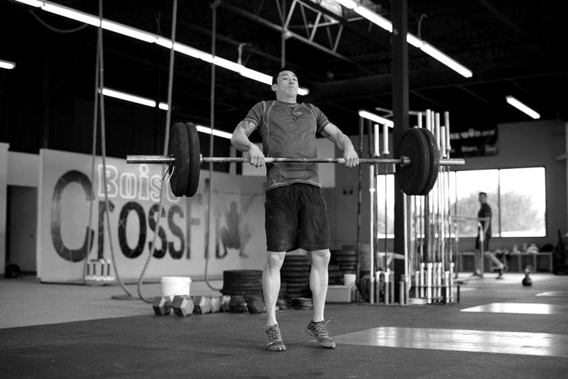 Power Clean — end position demonstration photo