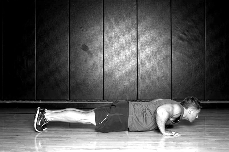 Push Up to Side Plank — end position demonstration photo