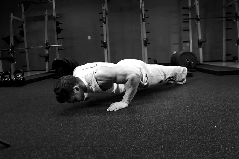 Push-Up — end position demonstration photo