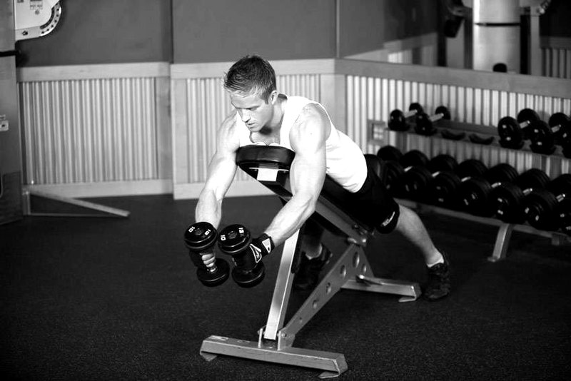 Reverse Flyes — start position demonstration photo