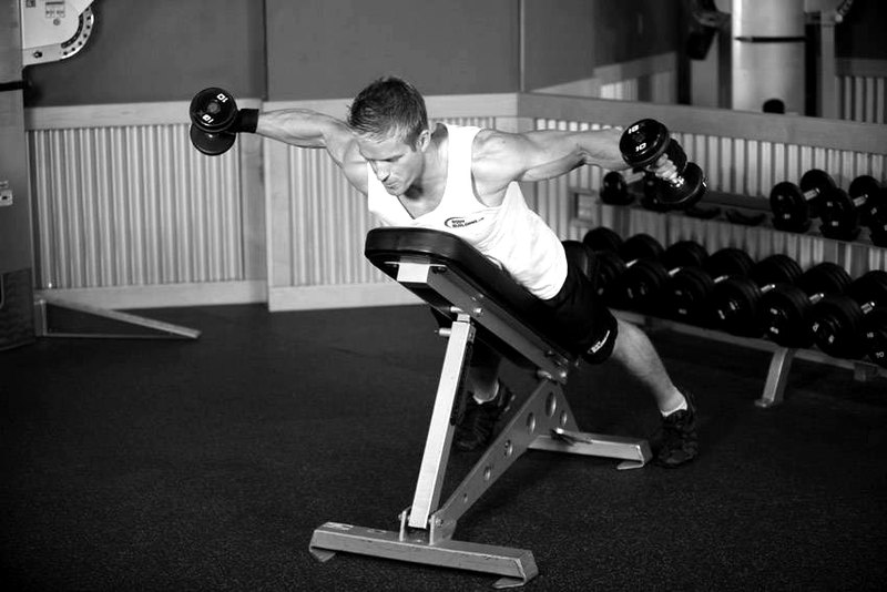 Reverse Flyes — end position demonstration photo
