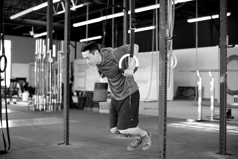 Ring Dips — start position demonstration photo