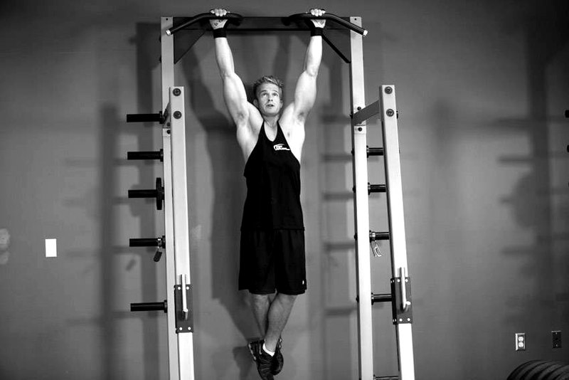 Rocky Pull-Ups/Pulldowns — start position demonstration photo