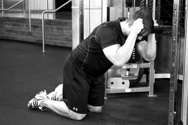Rope Crunch — start position demonstration photo