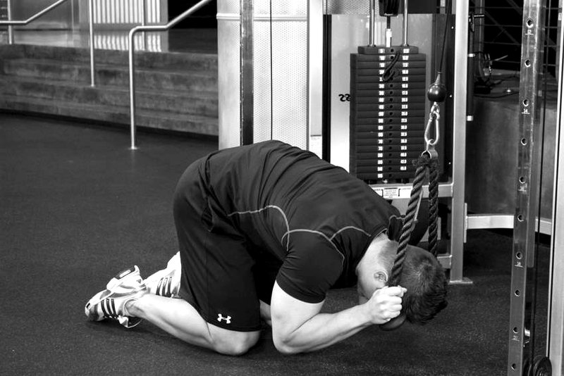 Rope Crunch — end position demonstration photo