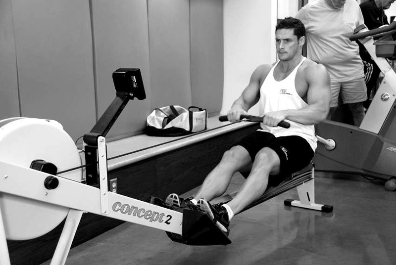 Rowing, Stationary — end position demonstration photo