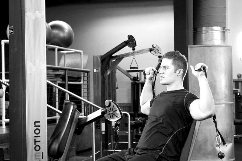 Seated Cable Shoulder Press — start position demonstration photo