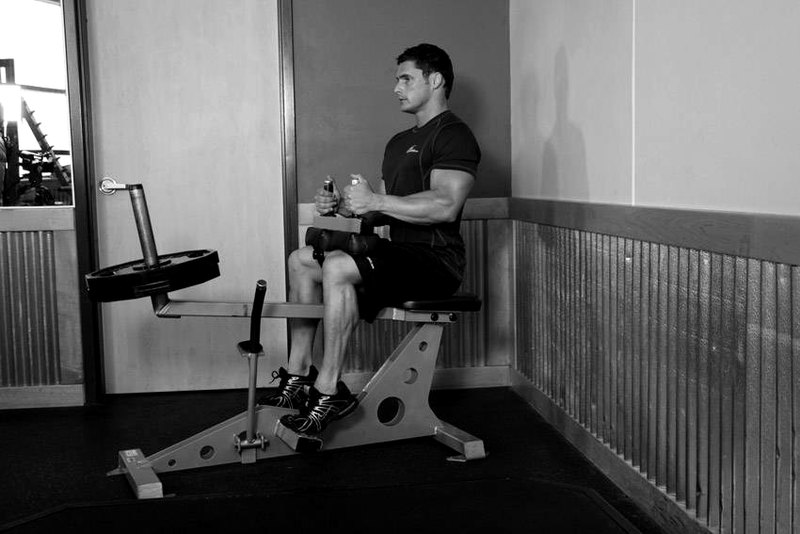 Seated Calf Raise — end position demonstration photo