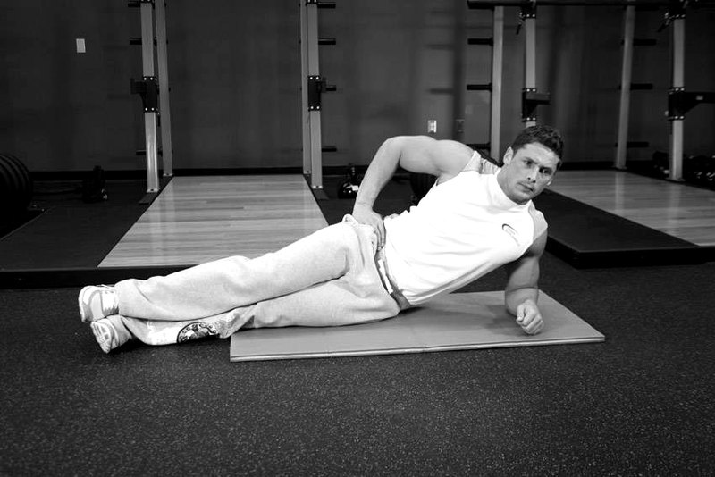 Side Bridge — start position demonstration photo