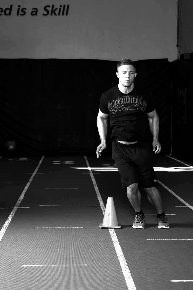Side Hop-Sprint — start position demonstration photo