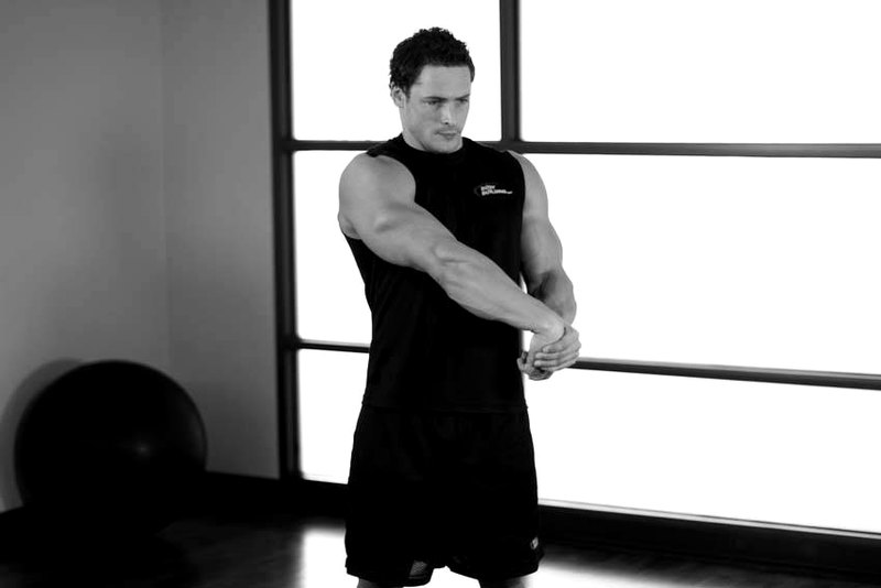 Side Wrist Pull — start position demonstration photo