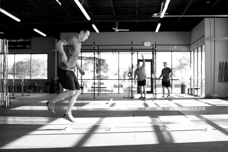 Single-Leg Hop Progression — end position demonstration photo