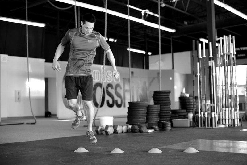 Single-Leg Lateral Hop — end position demonstration photo