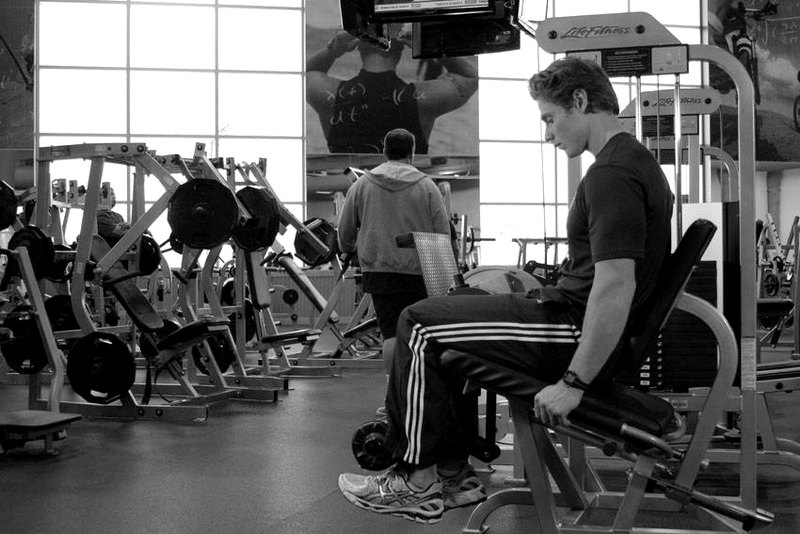 Single-Leg Leg Extension — start position demonstration photo