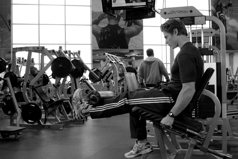 Single-Leg Leg Extension — end position demonstration photo