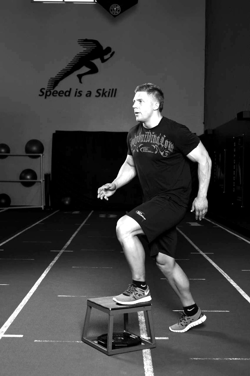 Single Leg Push-off — start position demonstration photo