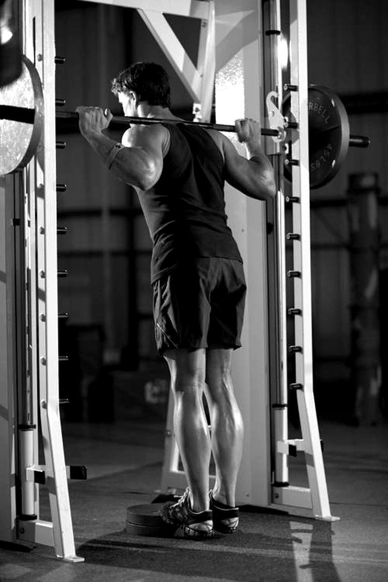 Smith Machine Calf Raise — start position demonstration photo