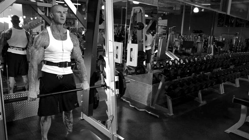 Smith Machine Hang Power Clean — start position demonstration photo