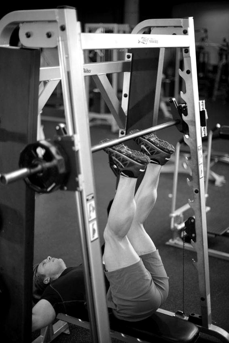 Smith Machine Hip Raise — start position demonstration photo