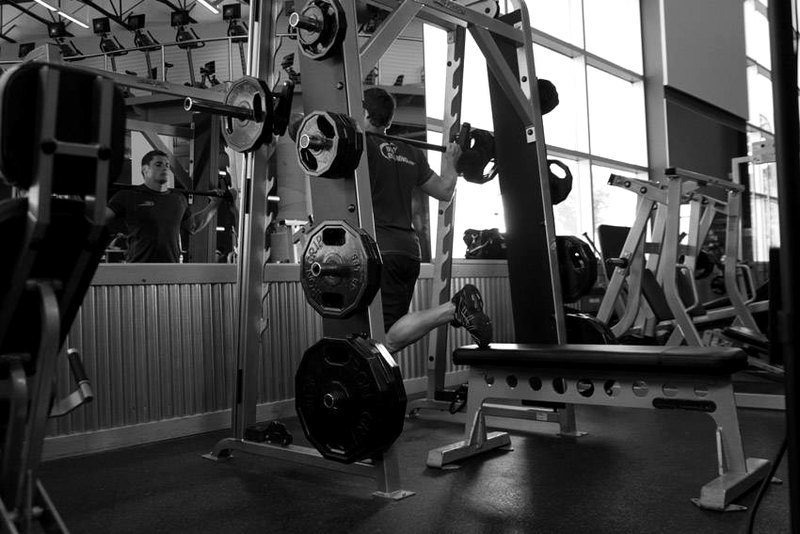 Smith Single-Leg Split Squat — start position demonstration photo