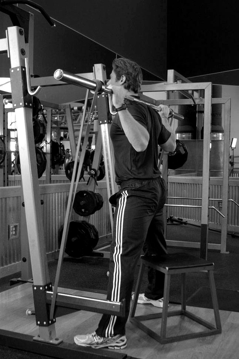 Speed Box Squat — start position demonstration photo