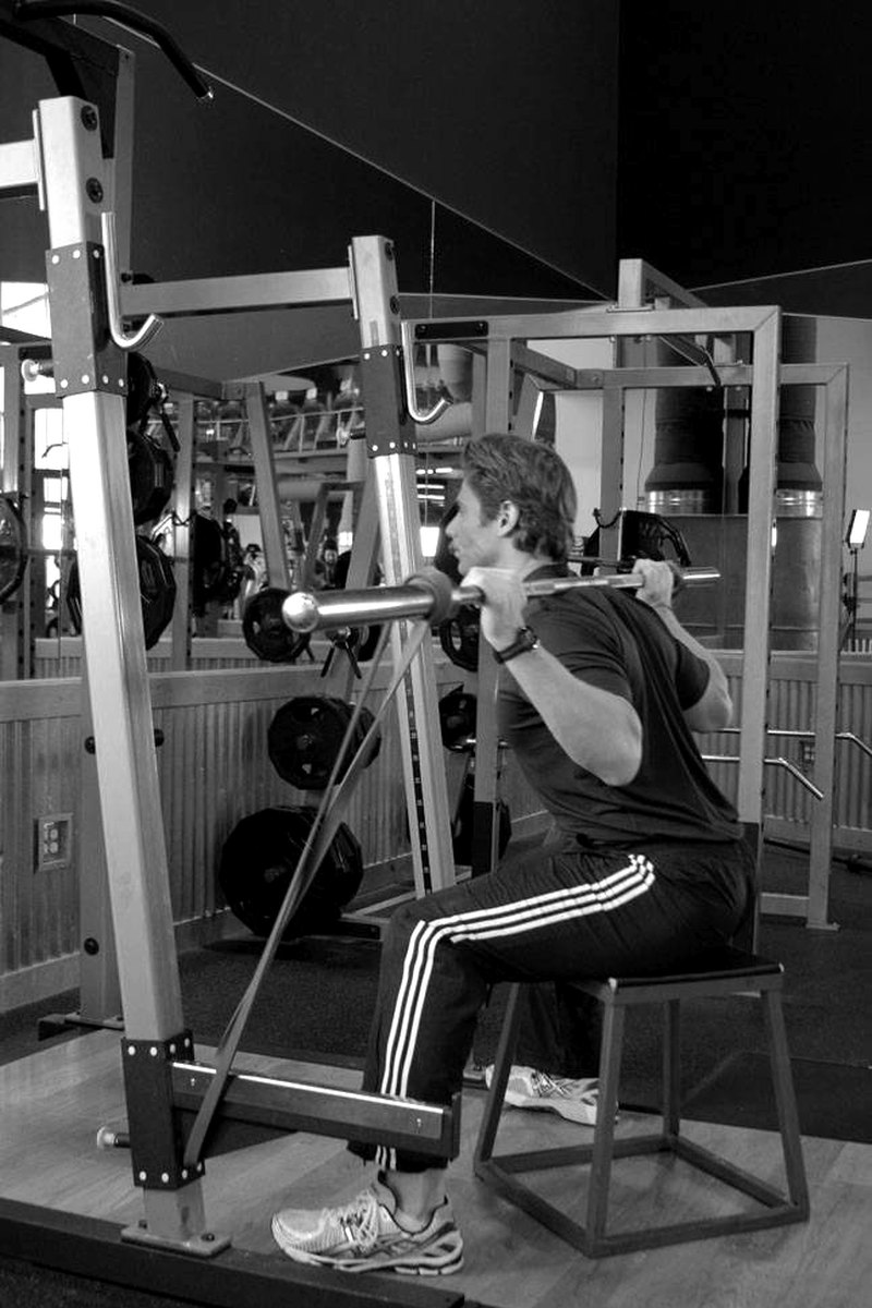 Speed Box Squat — end position demonstration photo