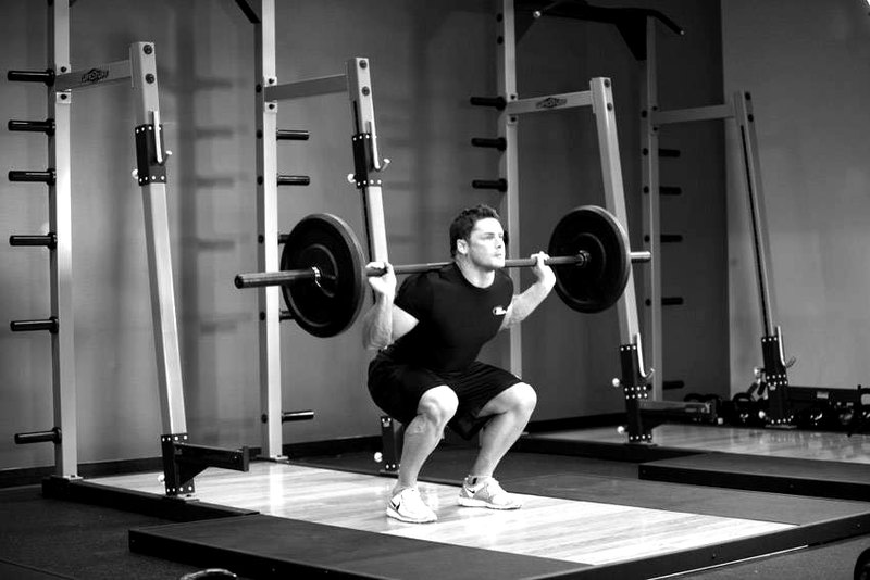 Speed Squats — start position demonstration photo