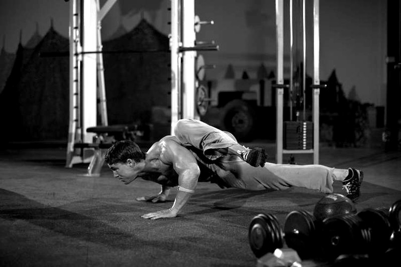 Spider Crawl — end position demonstration photo