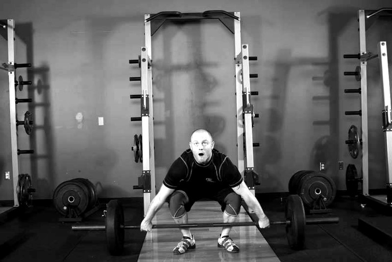Split Snatch — start position demonstration photo