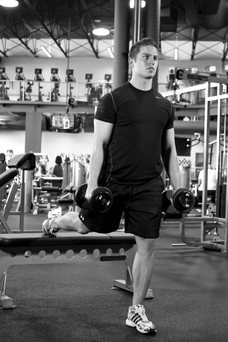 Split Squat with Dumbbells — start position demonstration photo