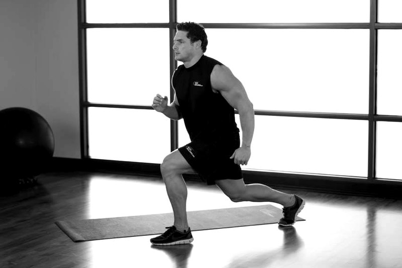 Split Squats — end position demonstration photo