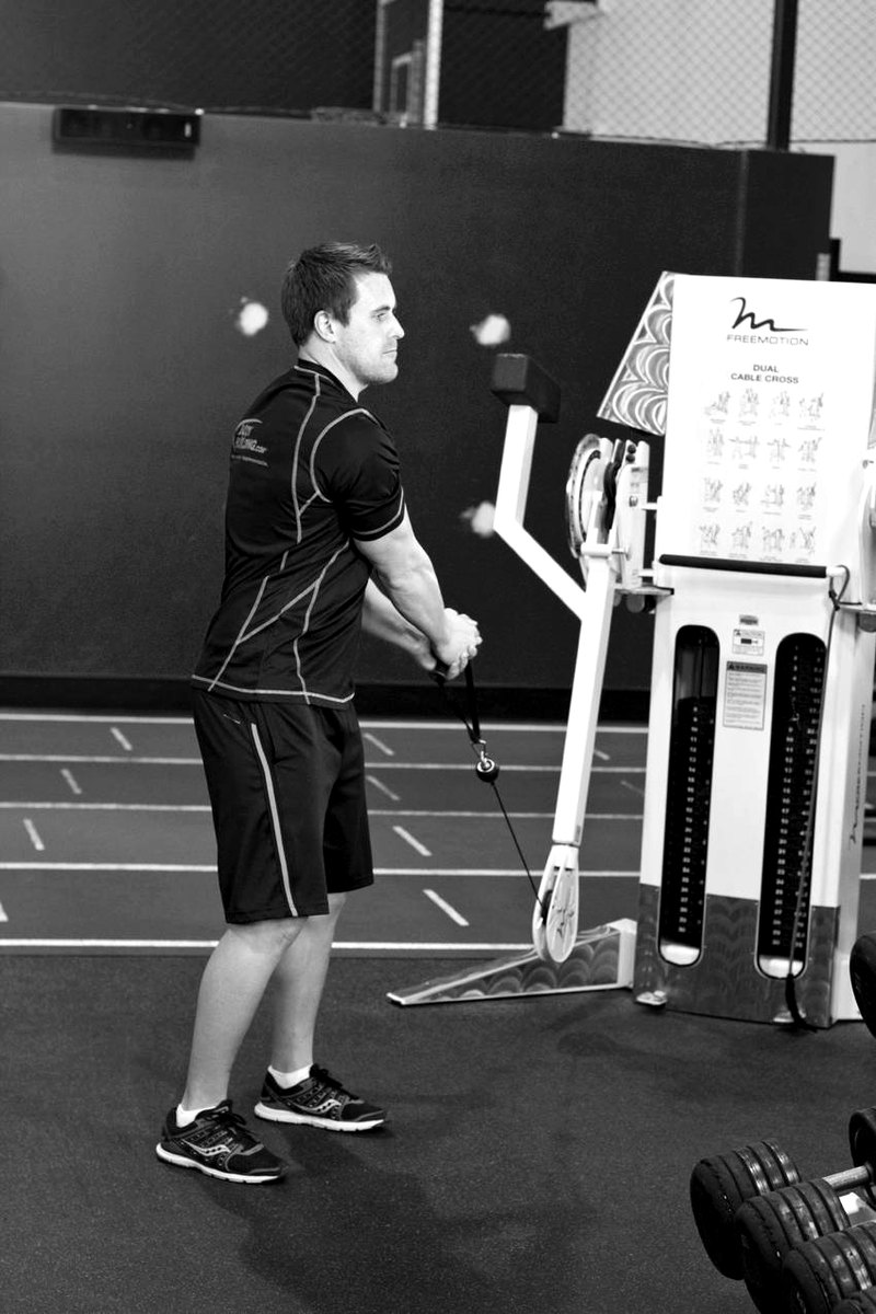 Standing Cable Lift — start position demonstration photo
