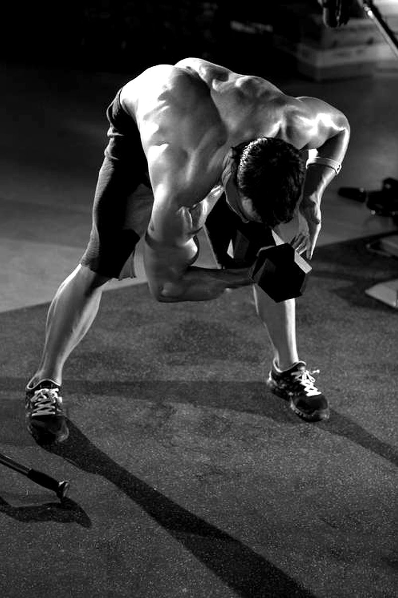 Standing Concentration Curl — end position demonstration photo