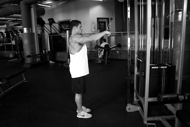 Straight-Arm Pulldown — start position demonstration photo