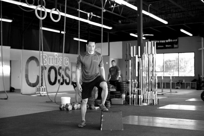 Stride Jump Crossover — start position demonstration photo